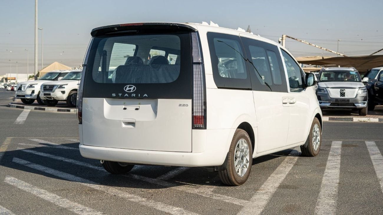 هيونداي ستاريا COMFORT Premium 11-Seater 2.2-liter 4-cylinder Turbo-charged Diesel 2024YM