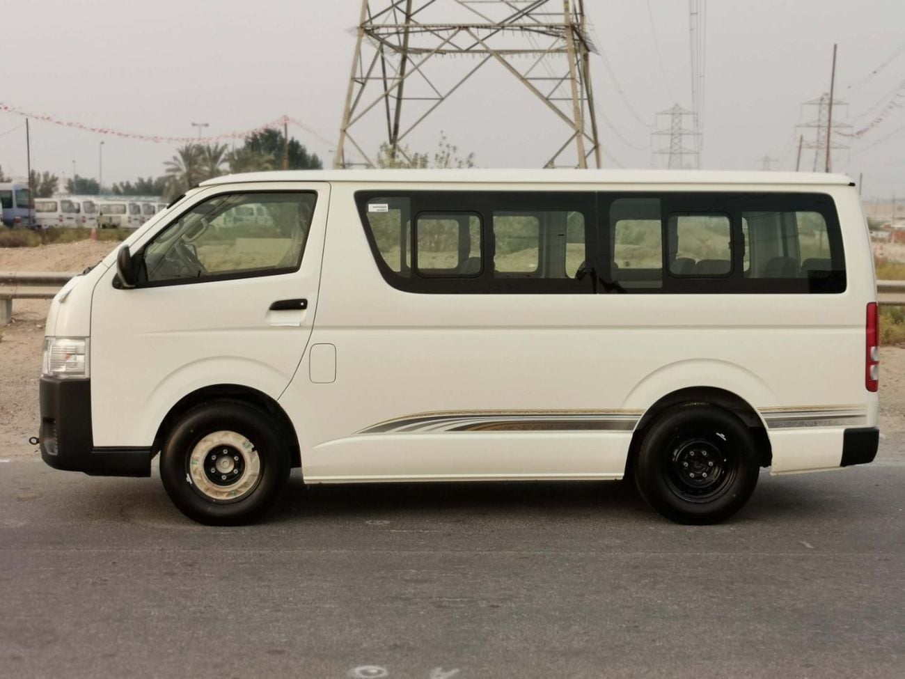 Toyota Hiace STANDARD ROOF / M/T / 2.5L DIESEL / 15 SEATER / EXPORT ONLY ANGOLA (CODE # HD25ST15)