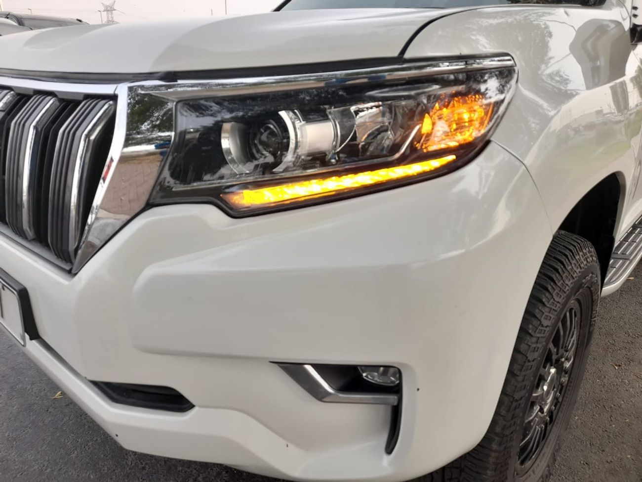 Toyota Prado Left hand drive petrol V6 Auto hydraulic suspension facelifted original car