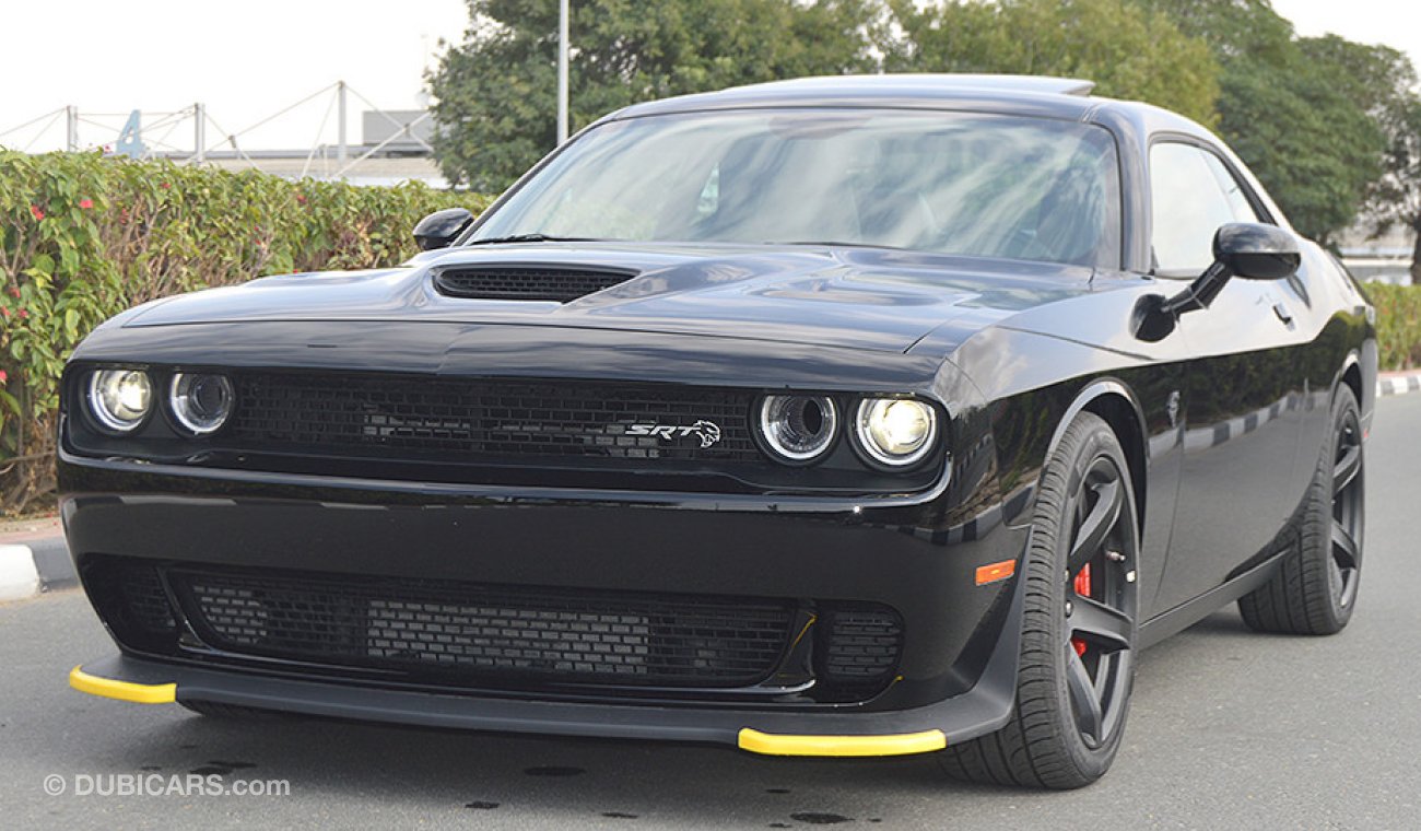 Dodge Challenger Hellcat 2018, 6.2L V8 0km, GCC Specs with 3Yrs or 100K km Warranty