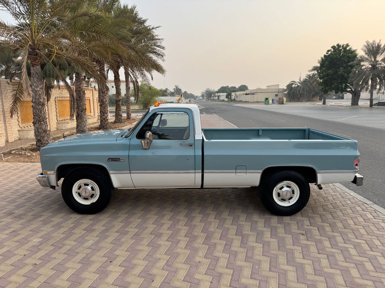 جي أم سي سييرا Classic Model C-1500 5.0L V8
