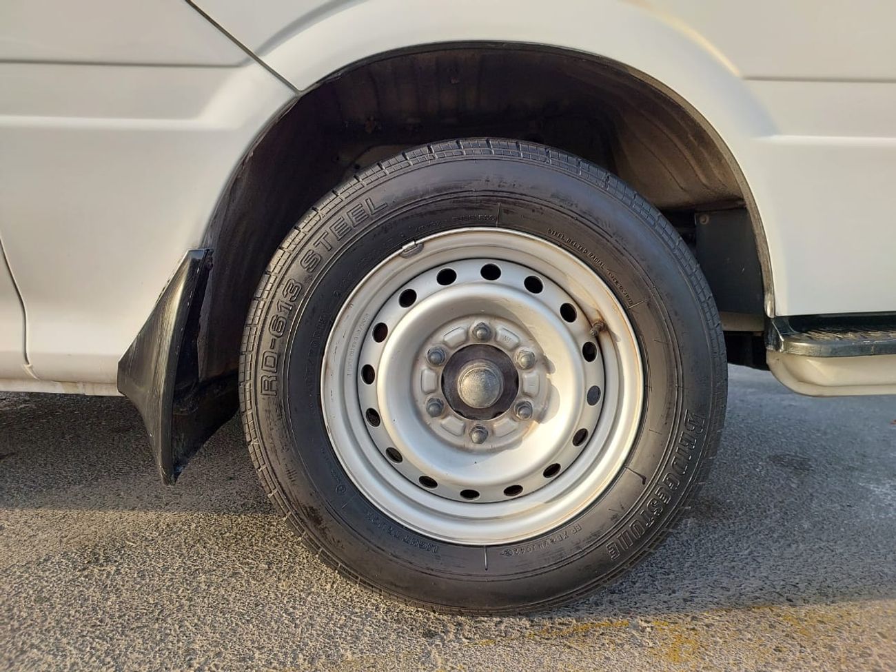 Toyota Hiace TOYOTA HIACE VAN RHD 2000 MODEL 3.0 L DIESEL AUTOMATIC(PM02372)