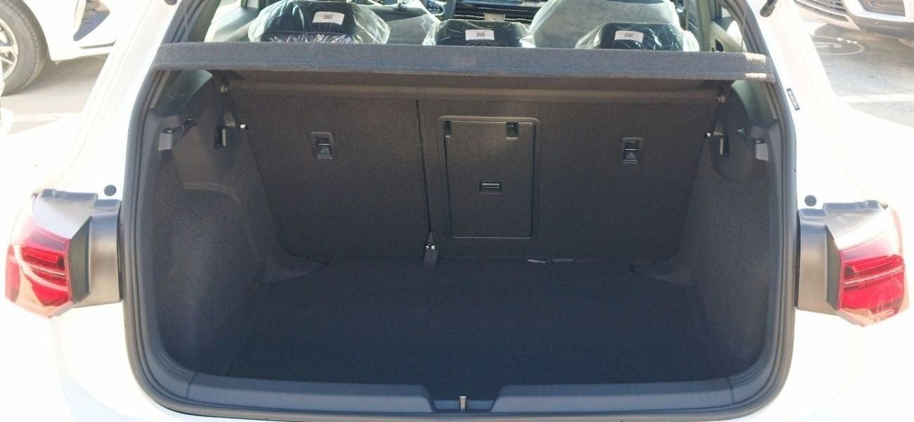 Volkswagen Golf Volkswagen Golf R Line 1.4L TSi Petrol 2024YM | Export Price