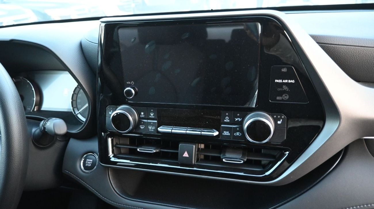 تويوتا هايلاندر Toyota Highlander 2023model 2.4L LE Turbo AWD Petrol engine Colour Grey Transmission Automatic Inter