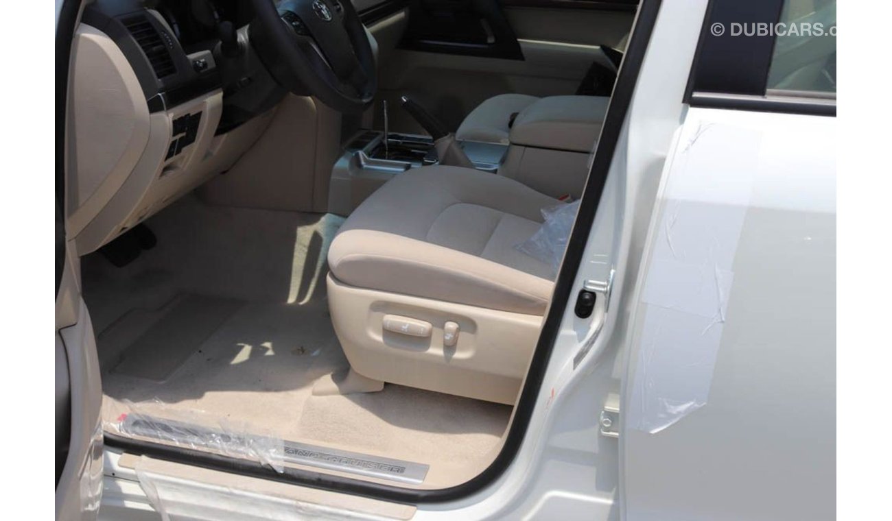 تويوتا لاند كروزر 4.6l GXR GT Petrol 8 seater Automatic for Export only- 2019 Model- White pearl/Beige-