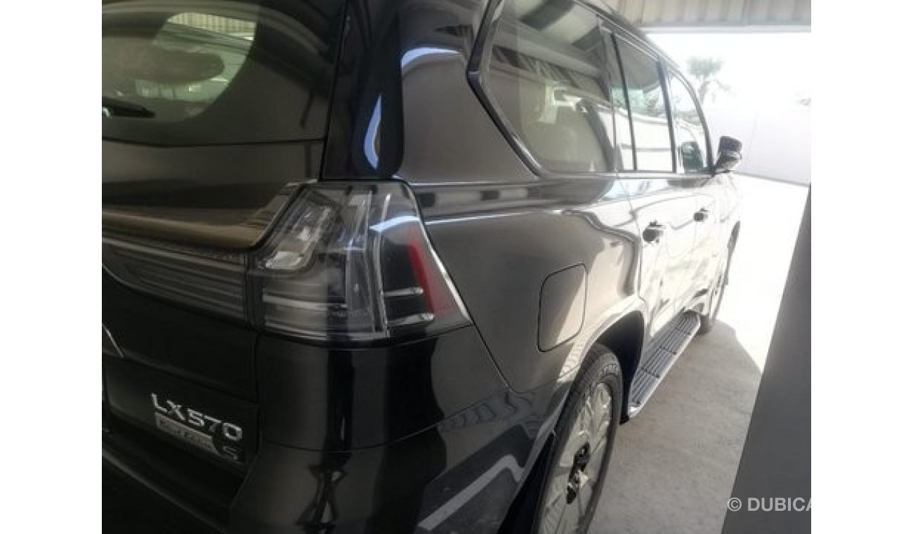 Lexus LX570 Black Edition S