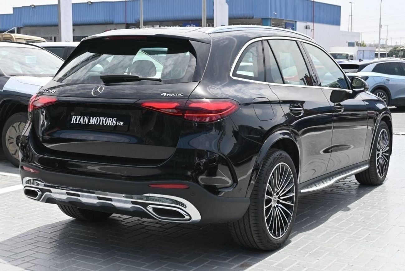 Mercedes-Benz GLC 200 Mercedes-Benz GLC 200 4Matic 2.0L 4WD, SUV, Model 2024 Color White