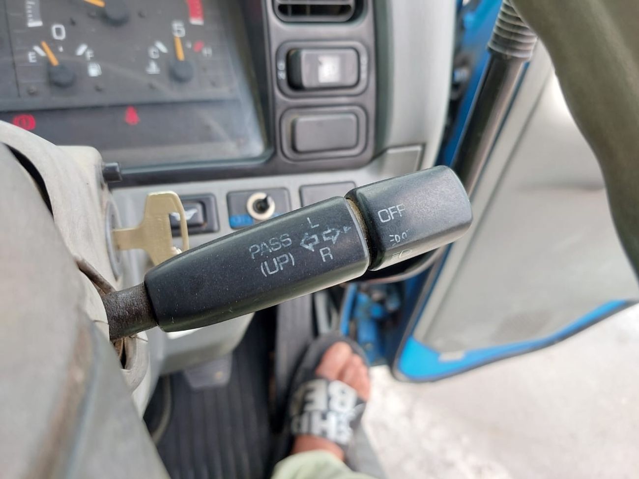 Mitsubishi Fuso Canter MITSUBISHI CANTER DUMPER TRUCK RHD 1997 MODEL 4.2 L DIESEL MANUAL(PM31523)