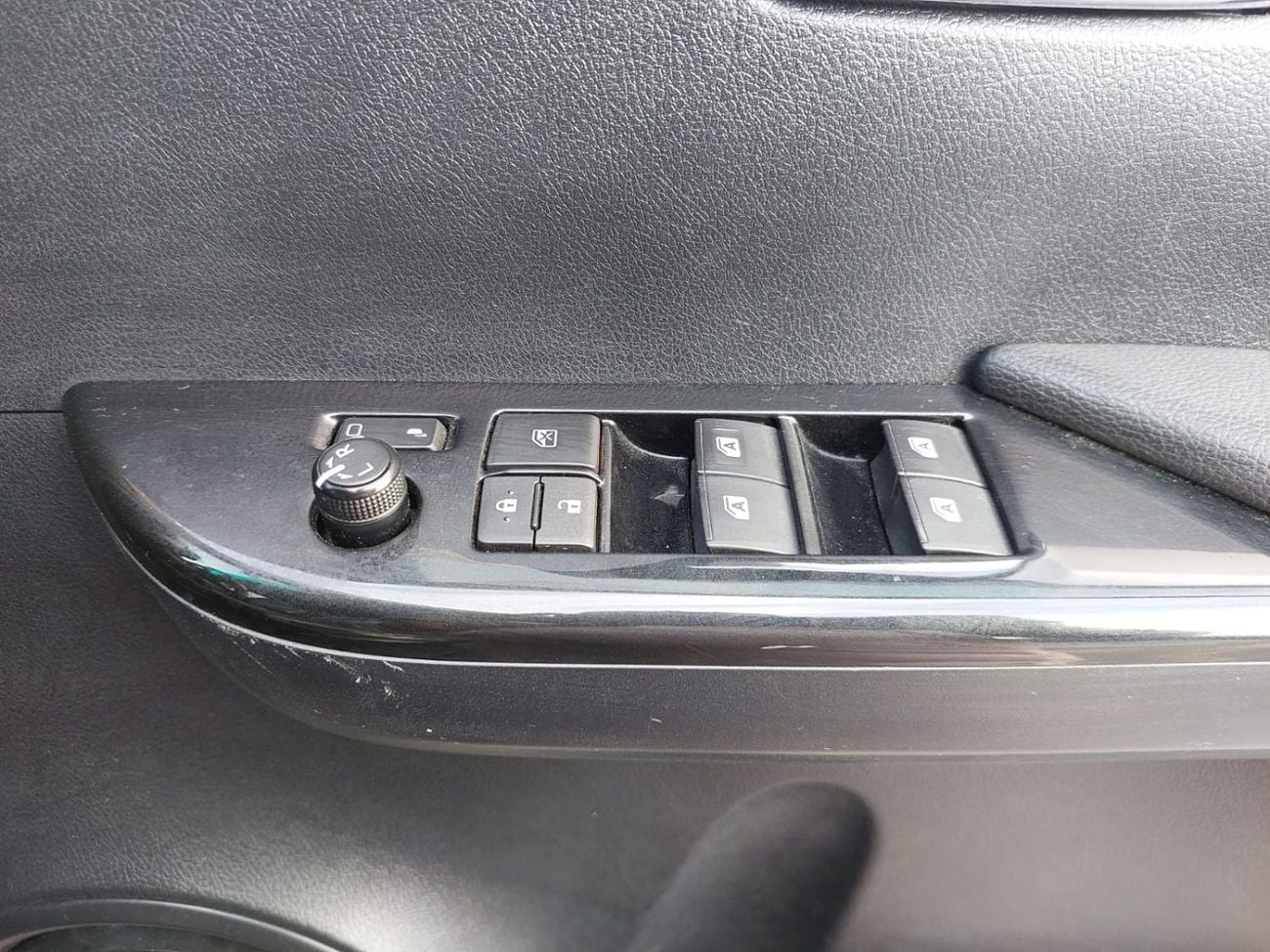 تويوتا هيلوكس TOYOTA HILUX PICKUP RHD 2016 MODEL 2.8 L DIESEL AUTOMATIC(PM79021)