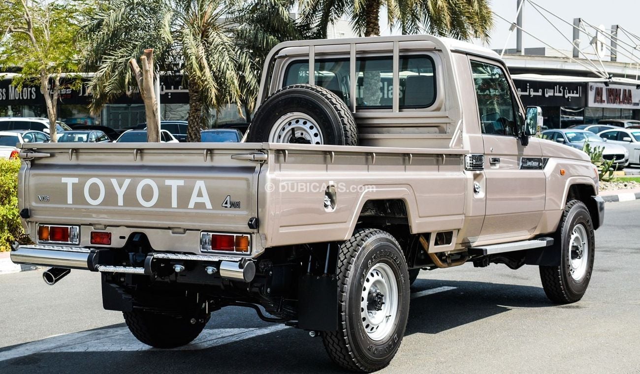 تويوتا لاند كروزر بيك آب 4.0L V6 Petrol