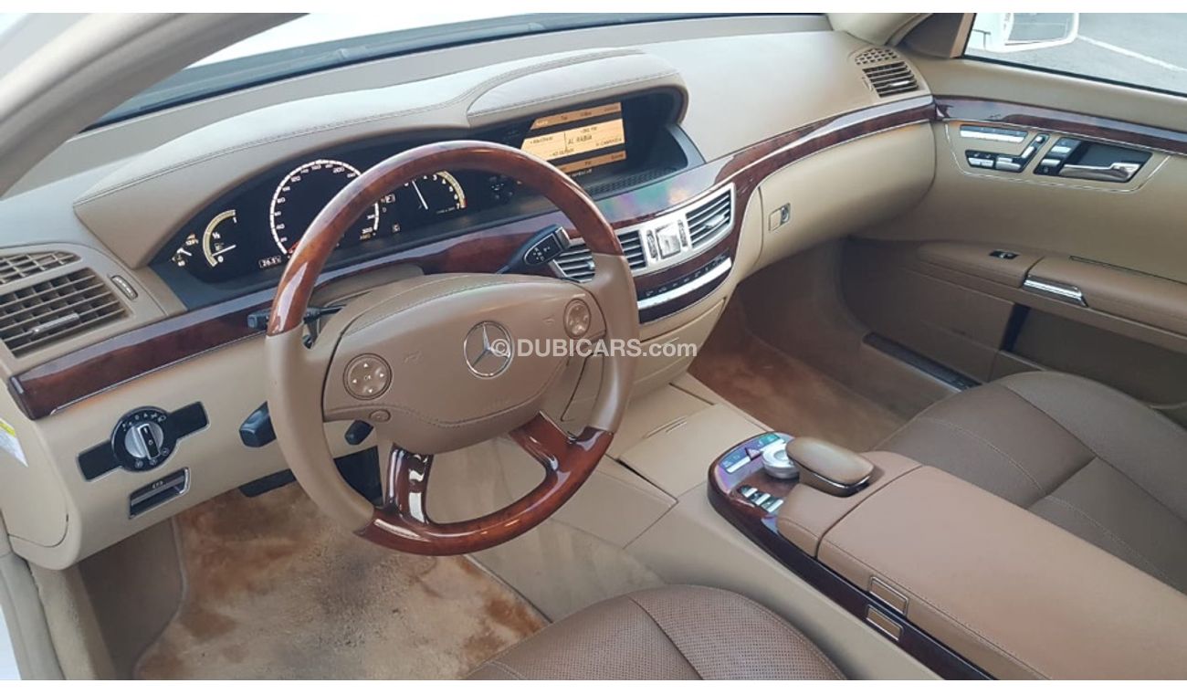 Mercedes-Benz S 500 Mercedes Benz S500 model 2009 car prefect condition full option sun roof leather seats back camera b