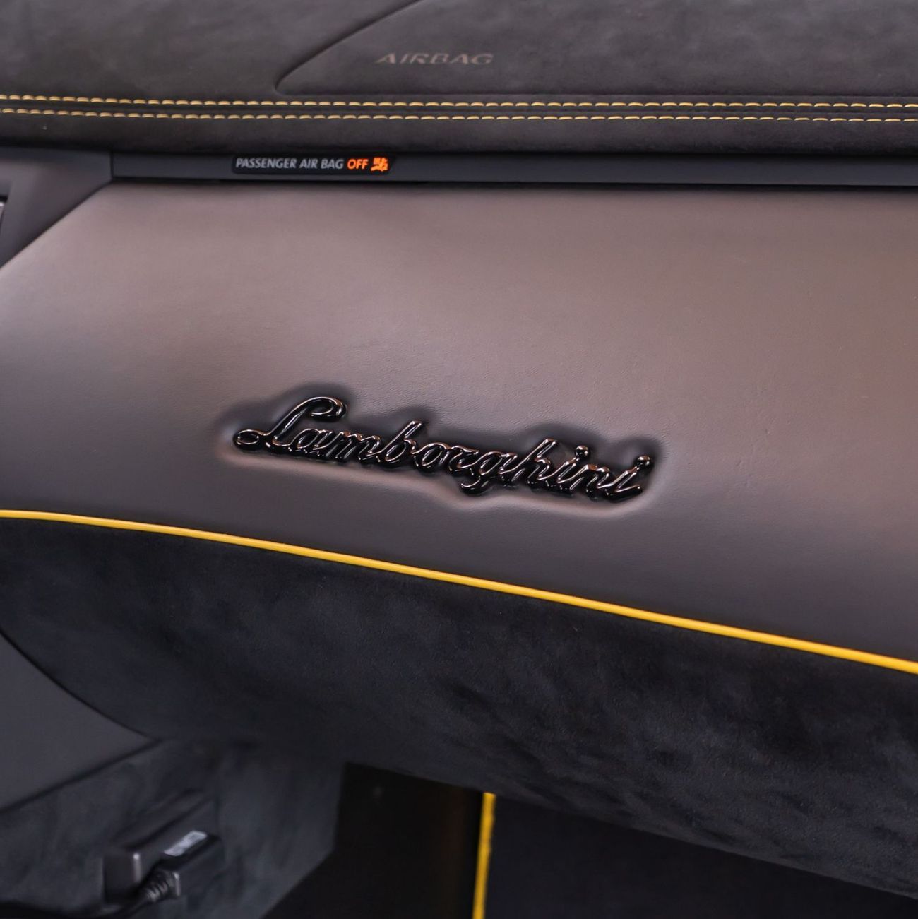 لامبورغيني أفينتادور 2017 LAMBORGHINI AVENTADOR SV GCC DONE ONLY 13,000KM