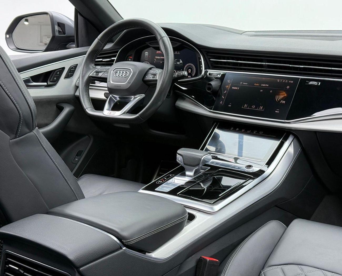 أودي Q8 55 TFSI quattro S-Line 3.0L (340 HP) 2019 Audi Q8 S-Line 55TFSI Quattro, Warranty, Fully Loaded, Exc