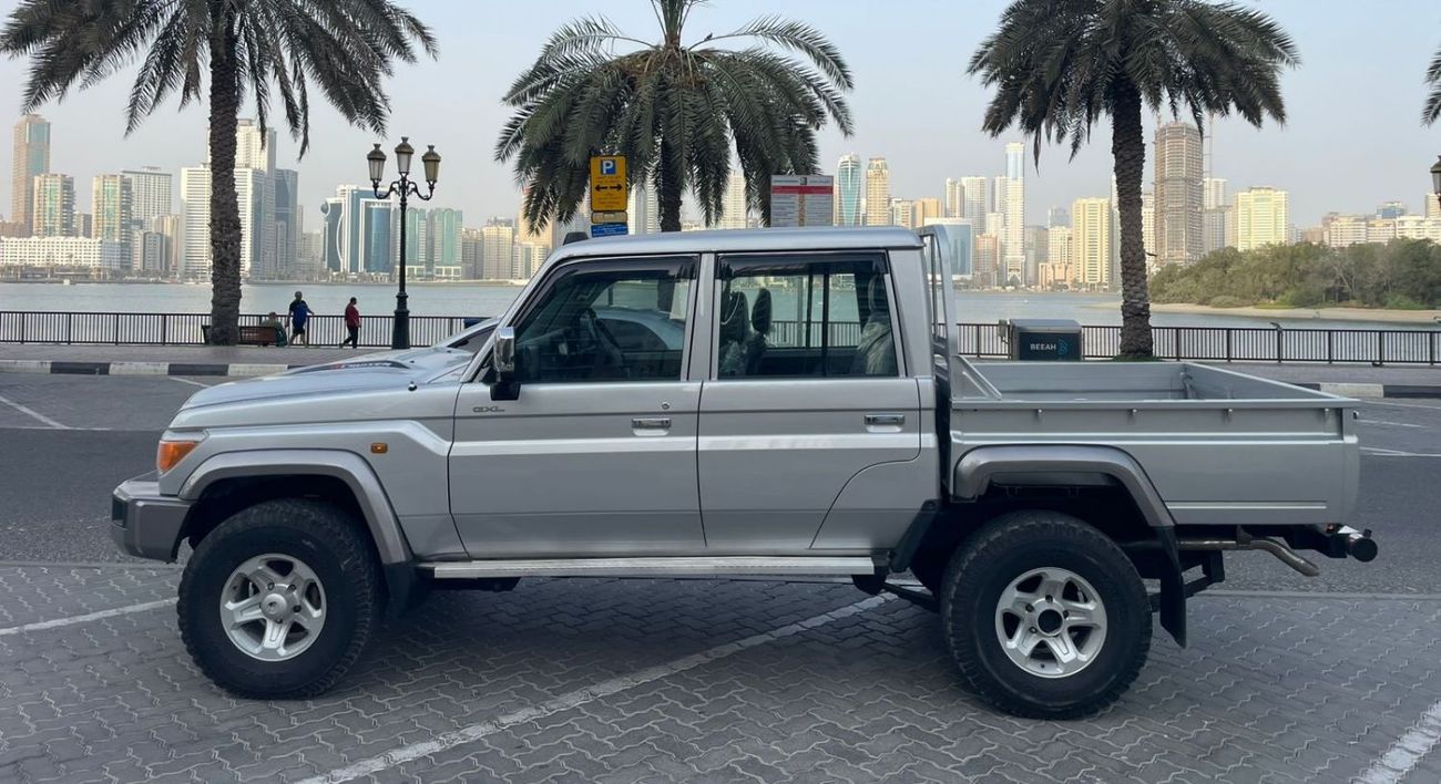 Toyota Land Cruiser Pick Up diesel 4.5 liter ,right hand drive ,silver color ,2018 model ,manual transmission