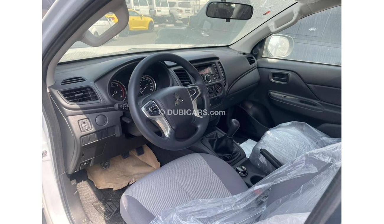 Mitsubishi L200 L200 // model 2021 // diesel engine // manual gear box