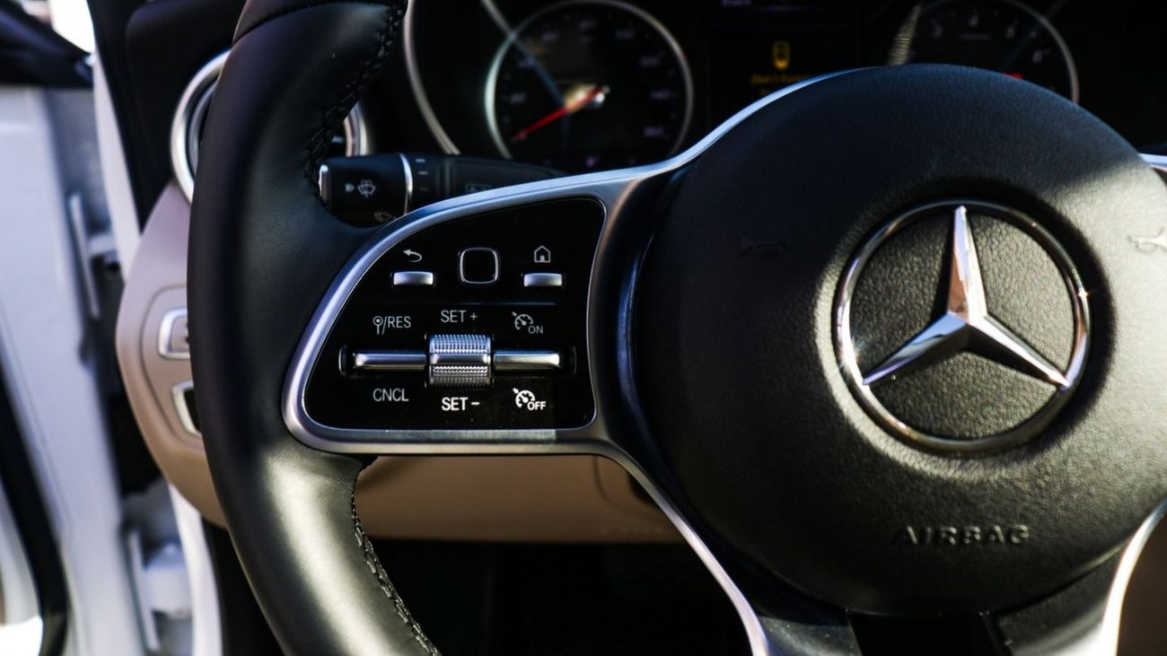 مرسيدس بنز C 300 4MATIC