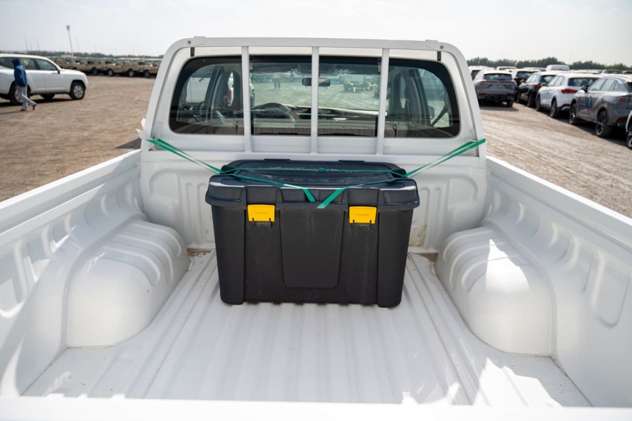 تويوتا هيلوكس 2.4GD | Manual | Diesel | Pickup Truck | Four Wheel Drive | 5 Seats | 4 Door