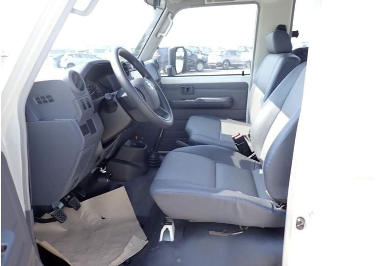 Toyota Land Cruiser 70 LC 78 HARDTOP 2.8L AT 78 Series HZJ 78 13 Seater- Export to Africa