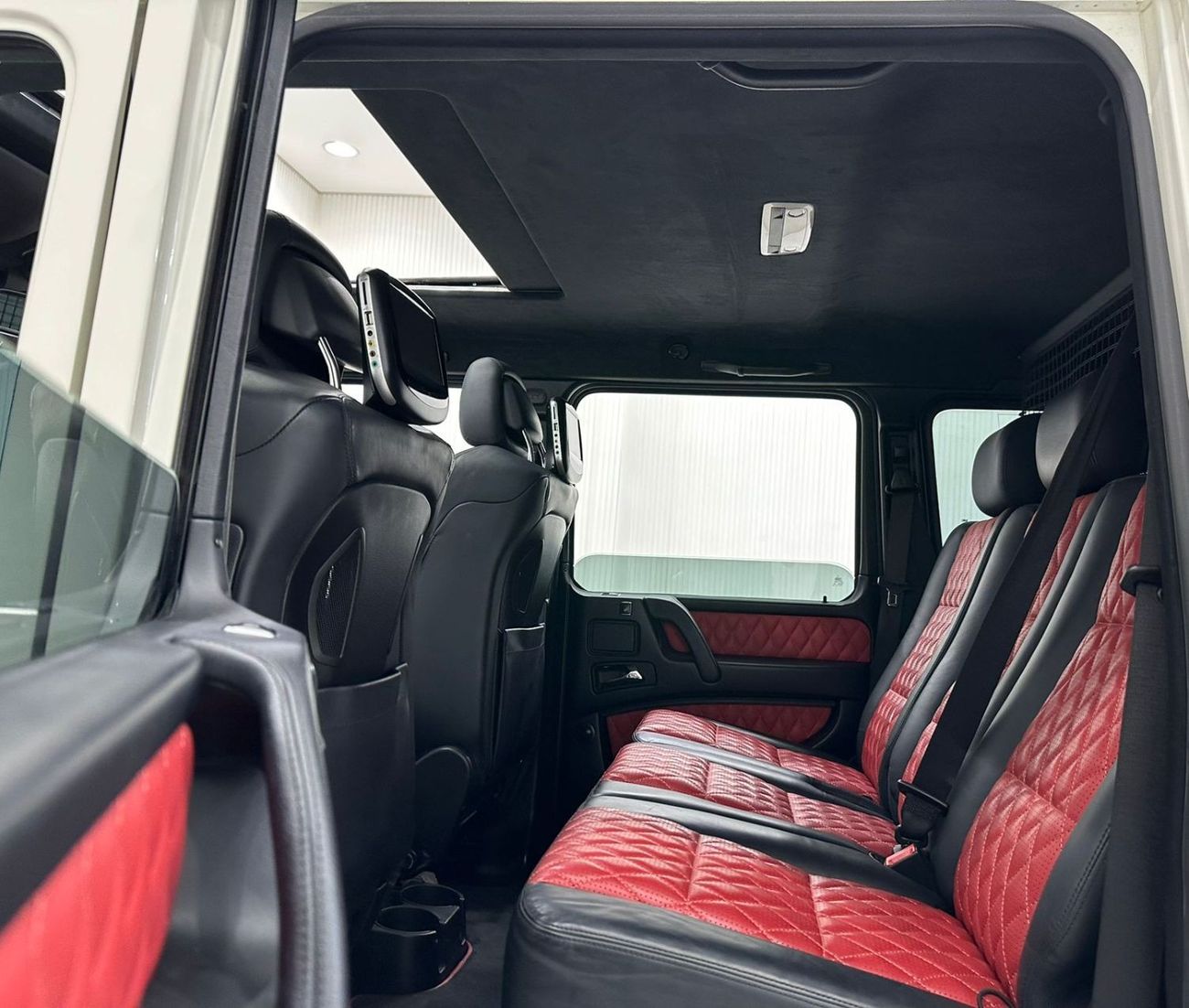 Mercedes-Benz G 63 AMG 2015 Mercedes G 63 AMG(Full Option), 3 Years GTA Service Contract, Full Service History, GCC