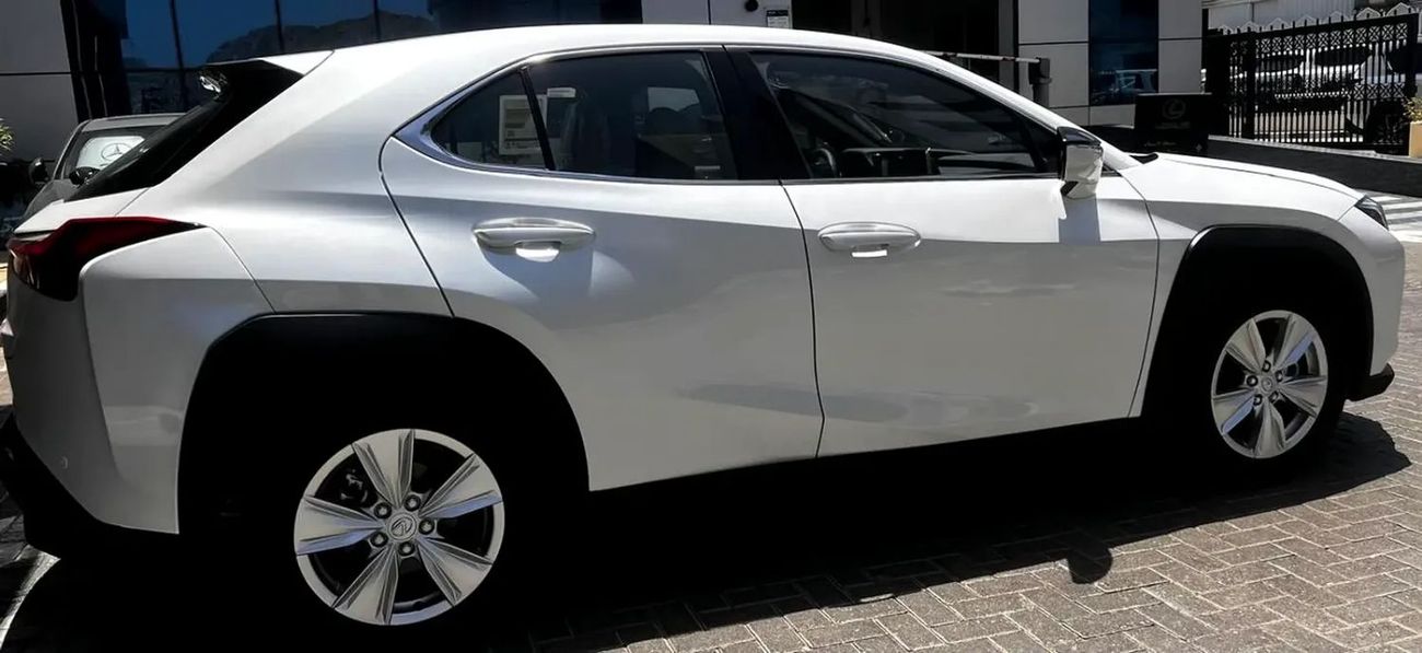 لكزس UX300h Prime Lexus UX 300e 2025 مواصفات خليجية