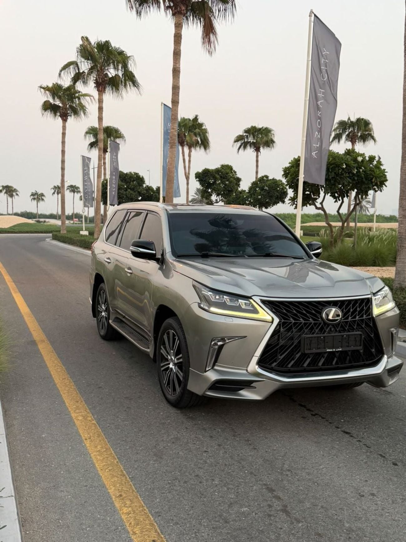لكزس LX 570 بلاتينيوم سيجنتشر