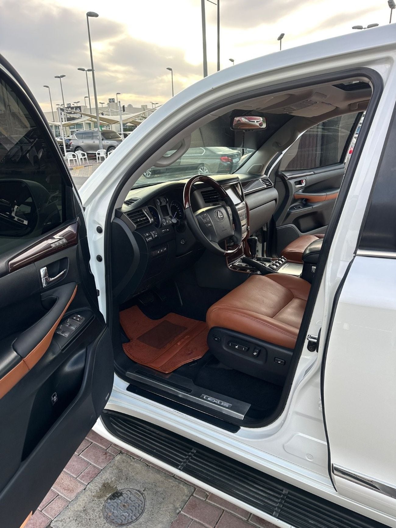 لكزس LX 570 TOP
