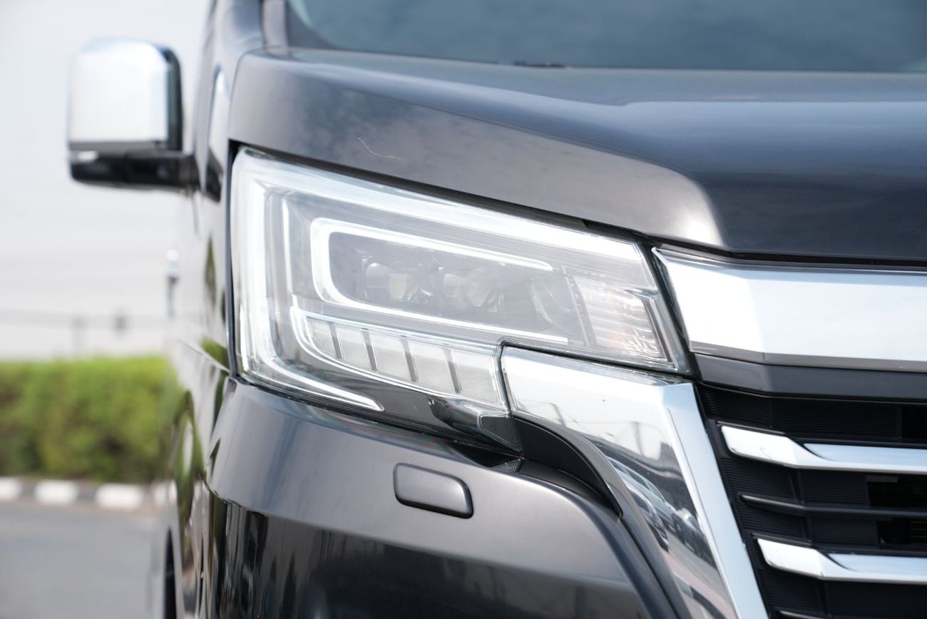 Toyota Granvia PREMIUM