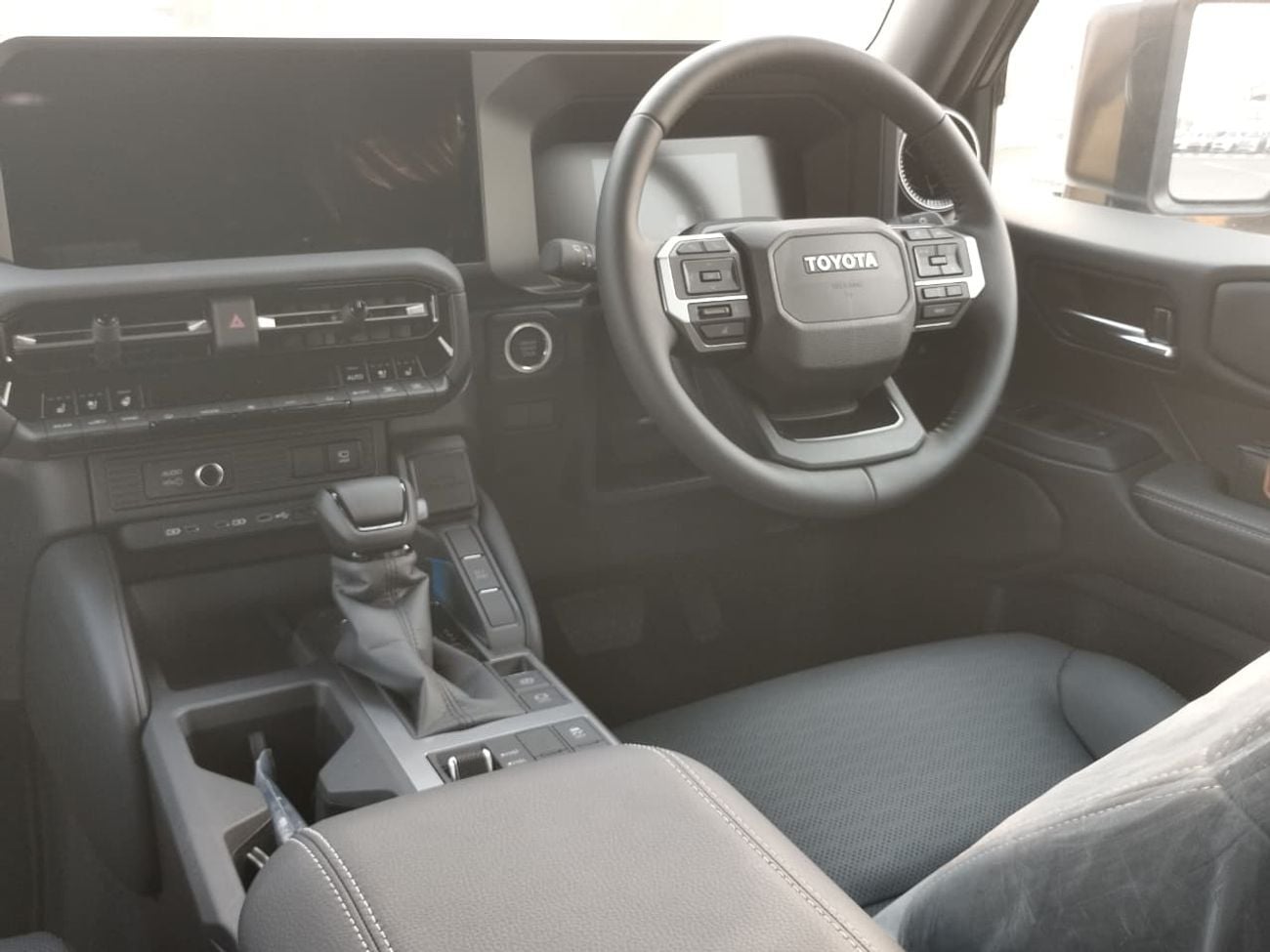 Toyota Prado VXR Brand New L Prado Petrol 2.7 liter ,Right Hand Drive ,Only For Export Available