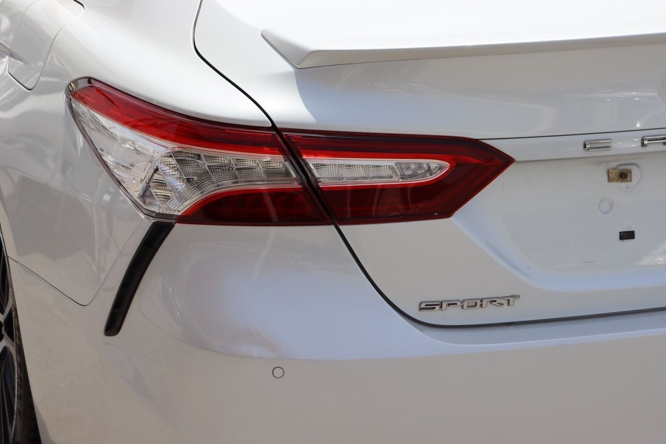 Toyota Camry 40TH Anniversary 3.5L Toyota Camry Grande Sport / 2019 / GCC / Free Accident / First Owner