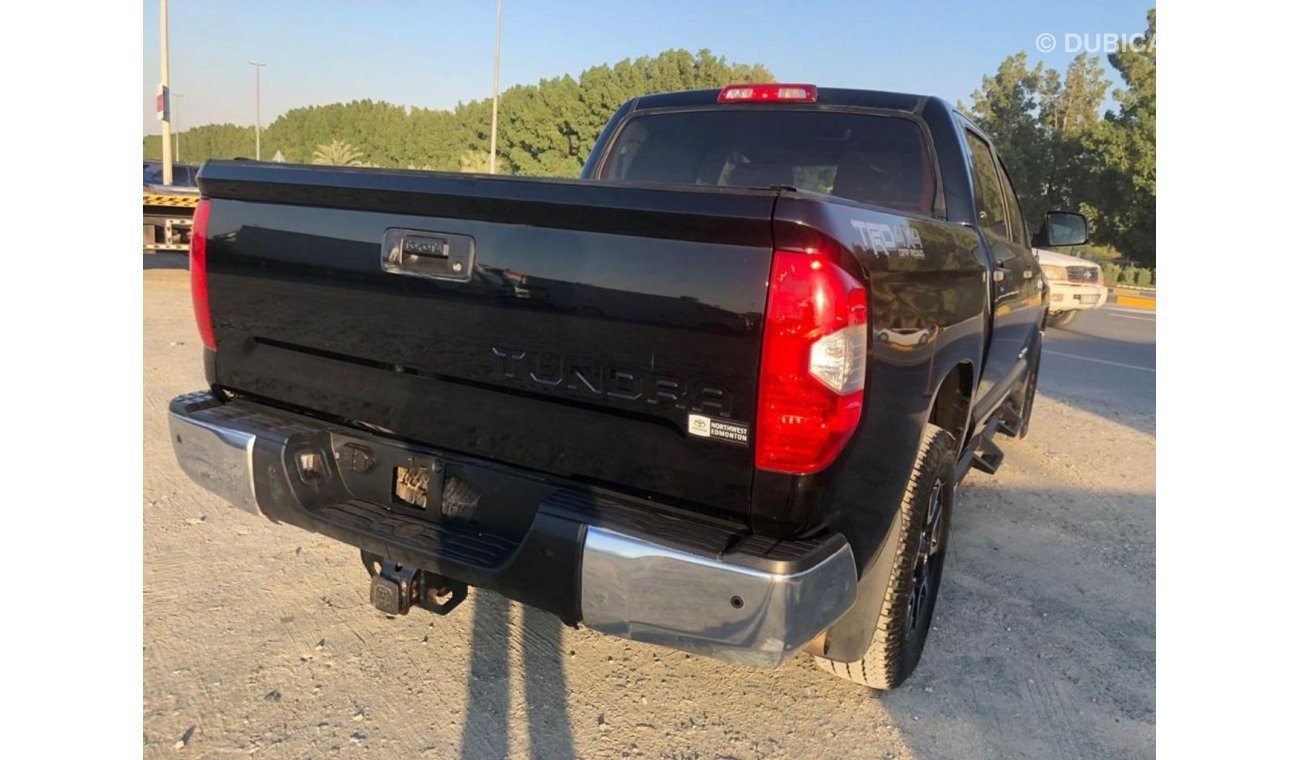 Toyota Tundra 2017 FULL Option 5.7L with Sunroof