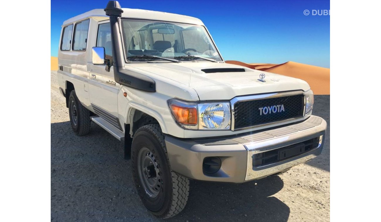 Toyota Land Cruiser HARD TOP 4.5 L DIESEL V8 MT//2020