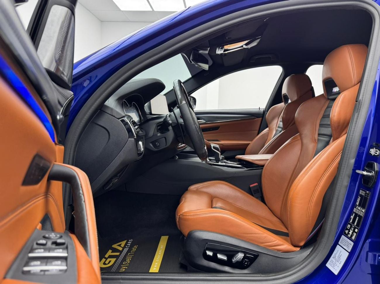 BMW M5 Competition 4.4L (617 HP) 2019 BMW M5 Competition, Warranty, Service History, Korean Specs