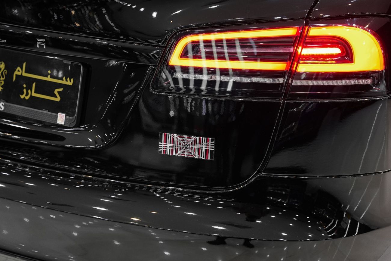 تسلا Model S Plaid (AWD) Carbon Fiber Interior | 1,020 HP | Dealer Warranty!!