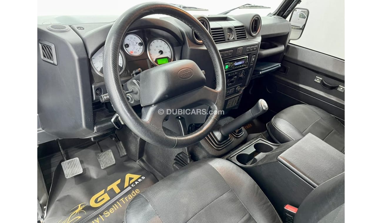 Land Rover Defender 110 2015 Land Rover Defender 110, Full Al Tayer Service History, Warranty, Low Kms, GCC