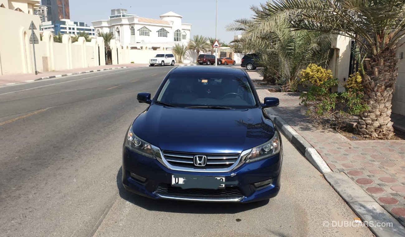 هوندا أكورد BEAUTIFUL HONDA CAR,ZERO MAINTAINENCE, SINGLE HAND DRIVEN, FULL OPTION WITH BLIND SPOT CAMERA