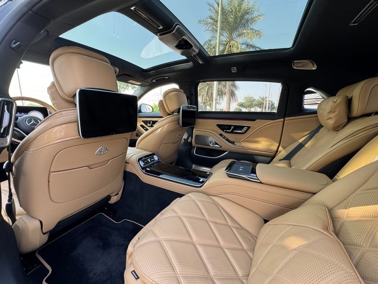 Mercedes Maybach S680 Maybach **2023** GCC SPEC UNDER WARRANTY AND SERVICE