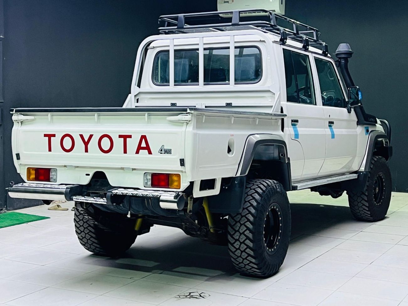 Toyota Land Cruiser Pick Up Double cabin 4.5L, perfect inside and outside
