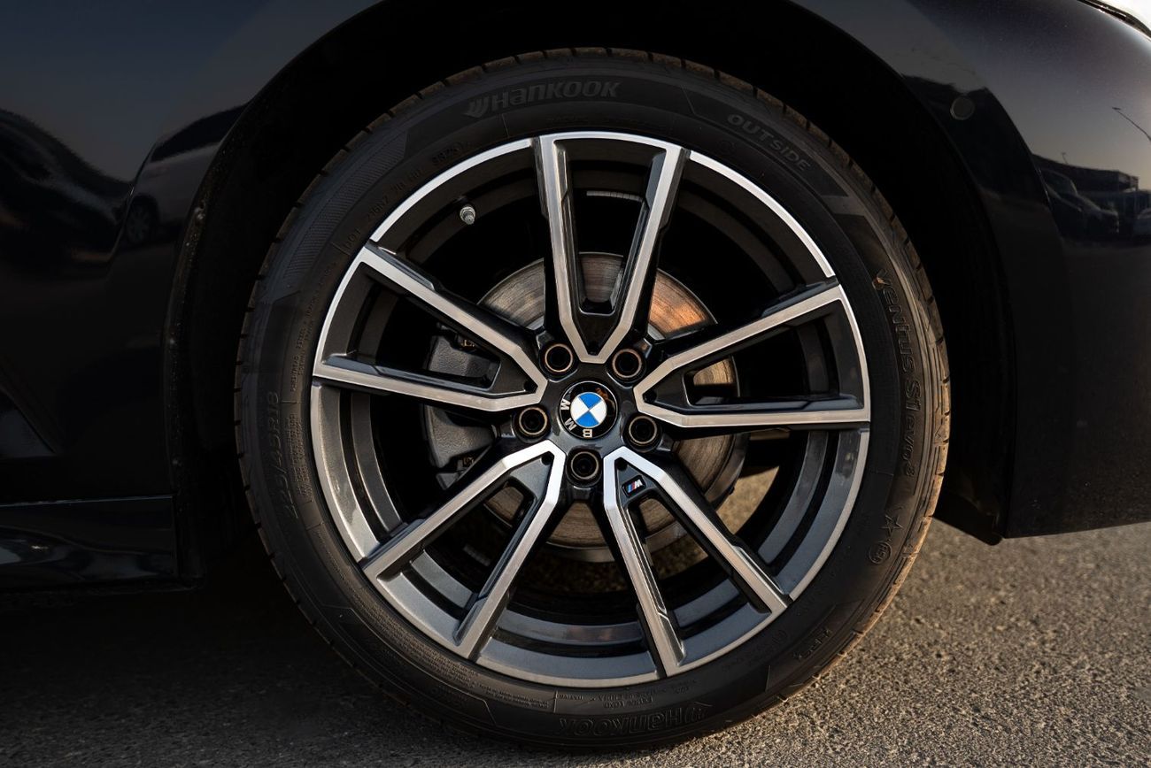 بي أم دبليو 325i BMW 3-Series 325LI 2026 Automatic 0 Km 4 Cylinder Rear Wheel Drive (RWD) Sedan Black