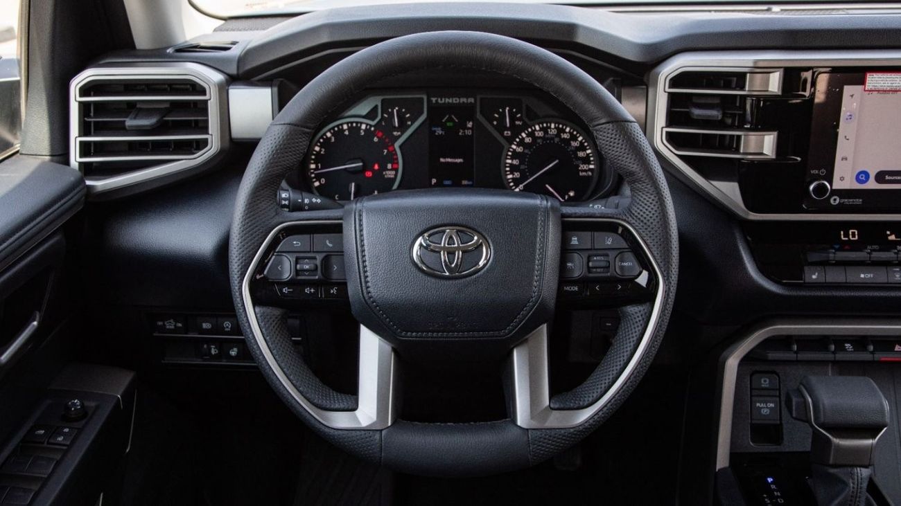 Toyota Tundra SR5 4WD/2024. Local Registration +10%