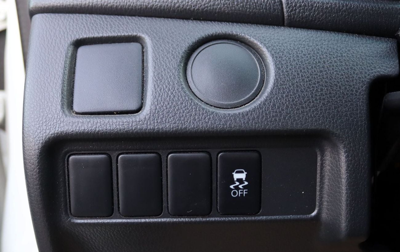 Mitsubishi L200 GL Double Cab Petrol 2.4L
