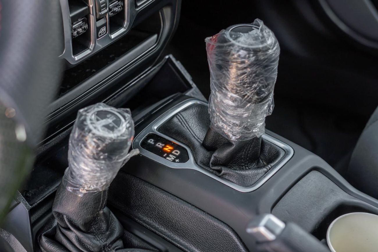 Jeep Wrangler Unlimited Sport 3.6L A/T