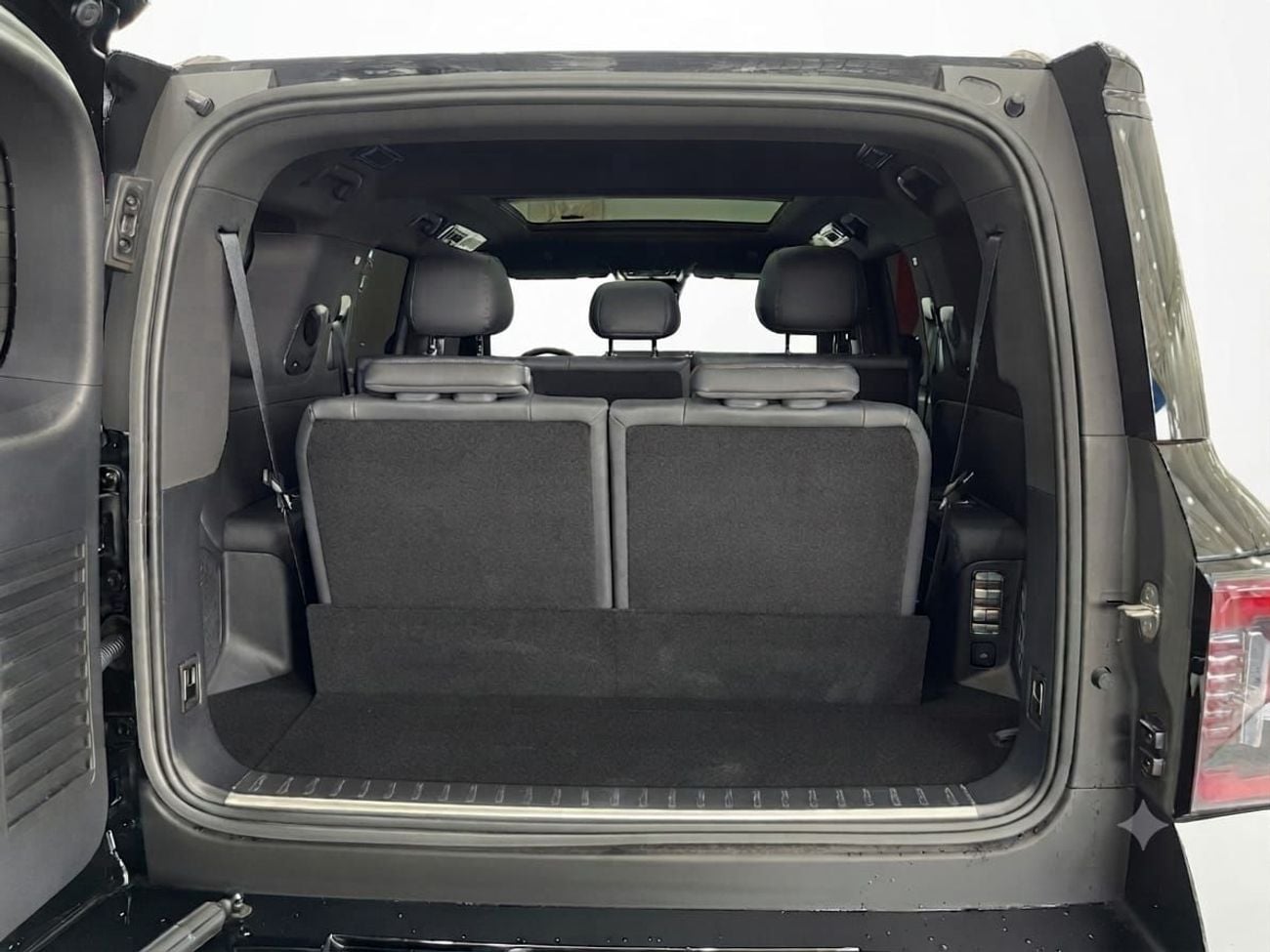 Denza B8 FLAGSHIP PHEV .SUV/CROSSOVER-Four Wheel Drive 7 Seats al- futtaim ▾