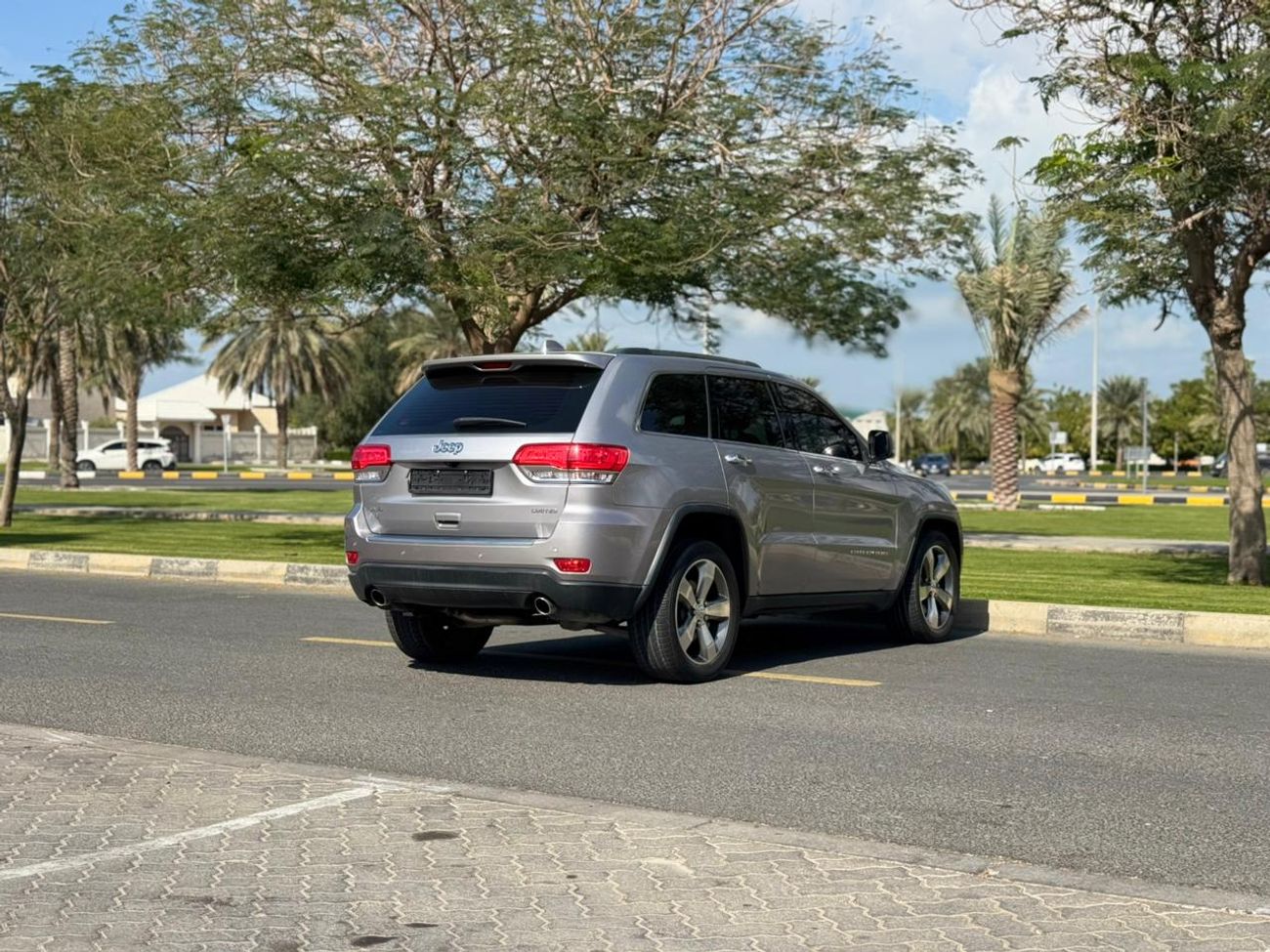 جيب جراند شيروكي Limited 3.6L