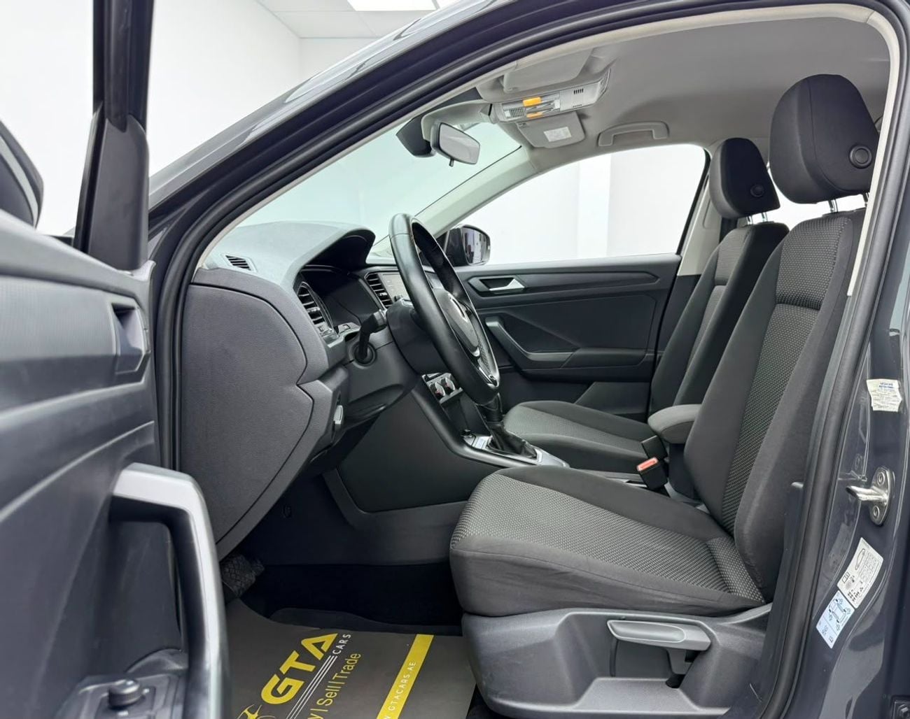 فولكس واجن T ROC 2022 Volkswagen T-Roc, Auto Guard Warranty, Excellent Condition, GCC