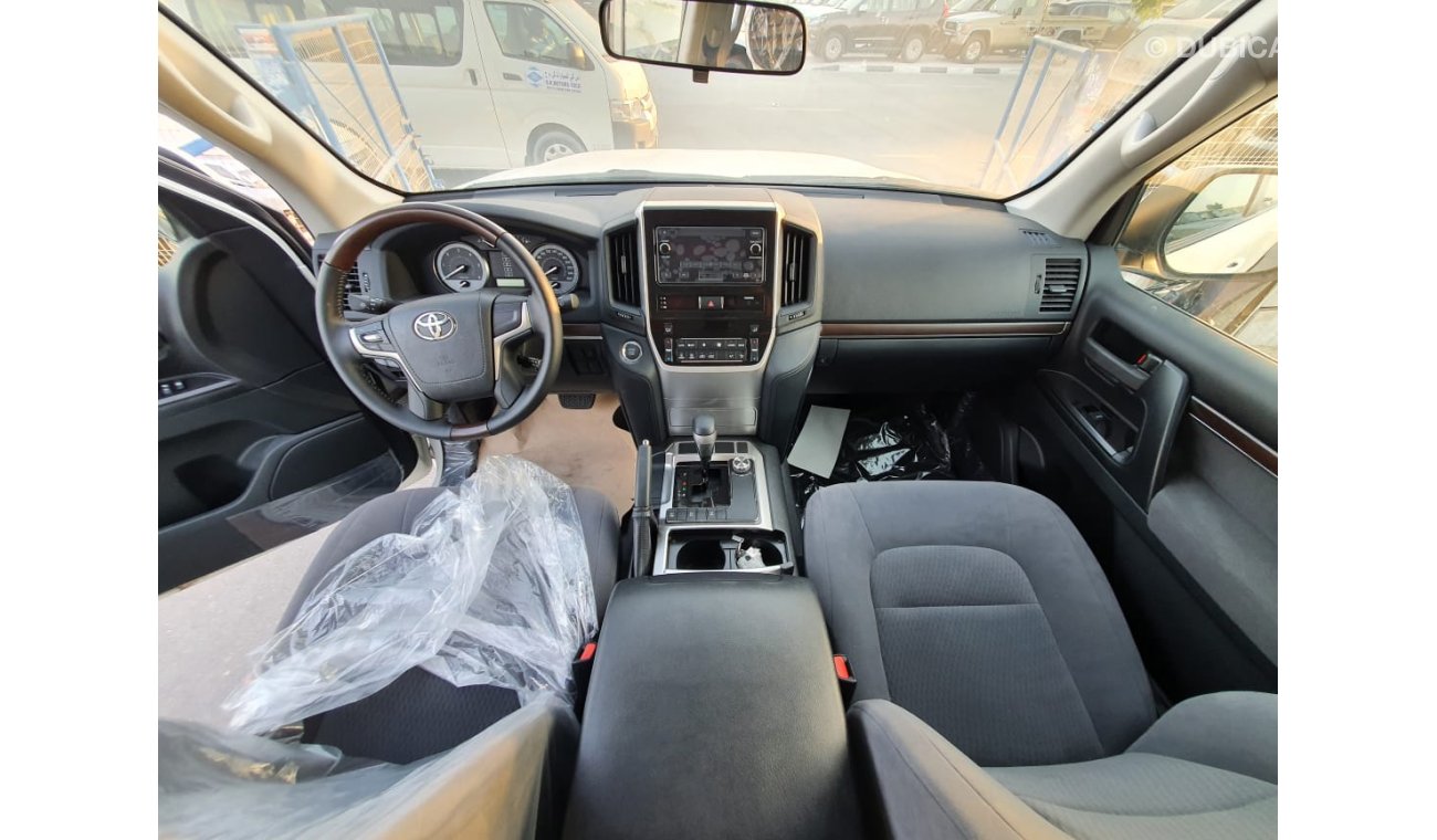 تويوتا لاند كروزر 4.5L Diesel, 18" Tyres, LED Headlights, Front & Rear A/C, Fabric Seats,  (CODE # GXRW2021)