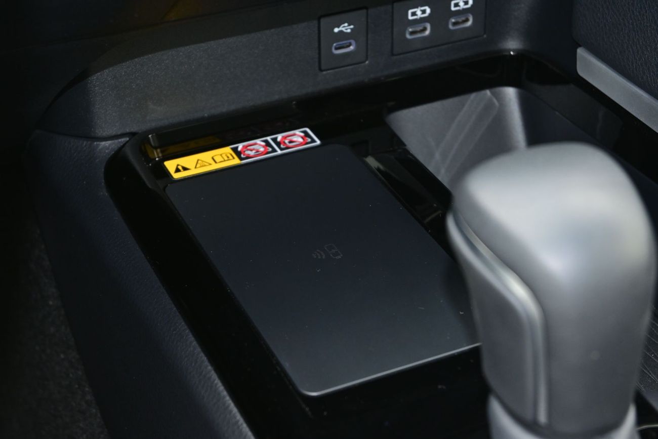 تويوتا كامري Toyota Camry Limited 2.5L Hybrid GCC, Model 2025, Color Black