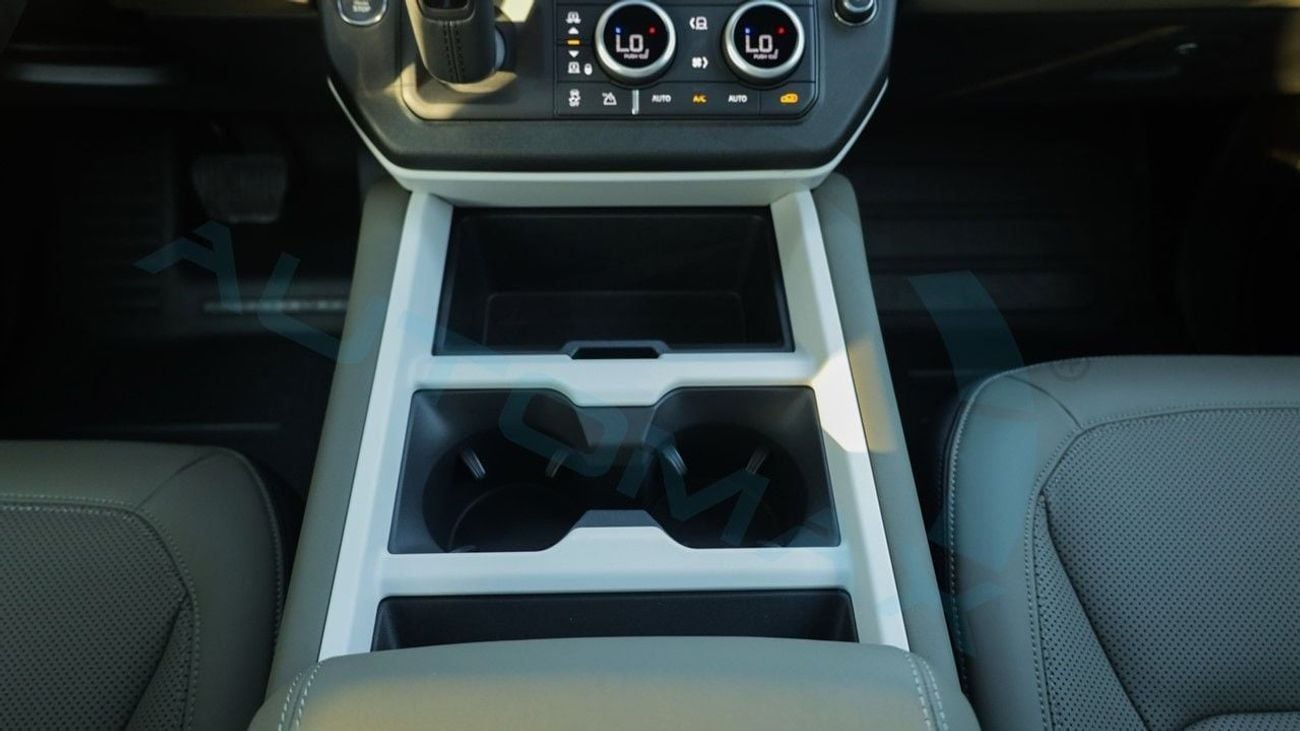 Land Rover Defender 110 X-Dynamic SE P400e Plug-in Hybrid 2025 With 5 Years Or 200,000 Km Warranty