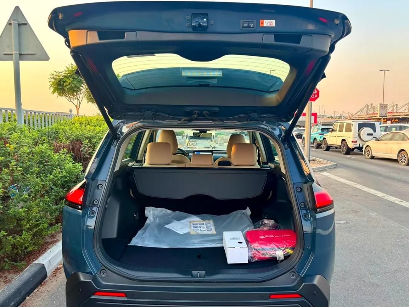 Toyota RAV4 EXR HEV RAV4 XLE 2.5L HYBRID GCC Specs