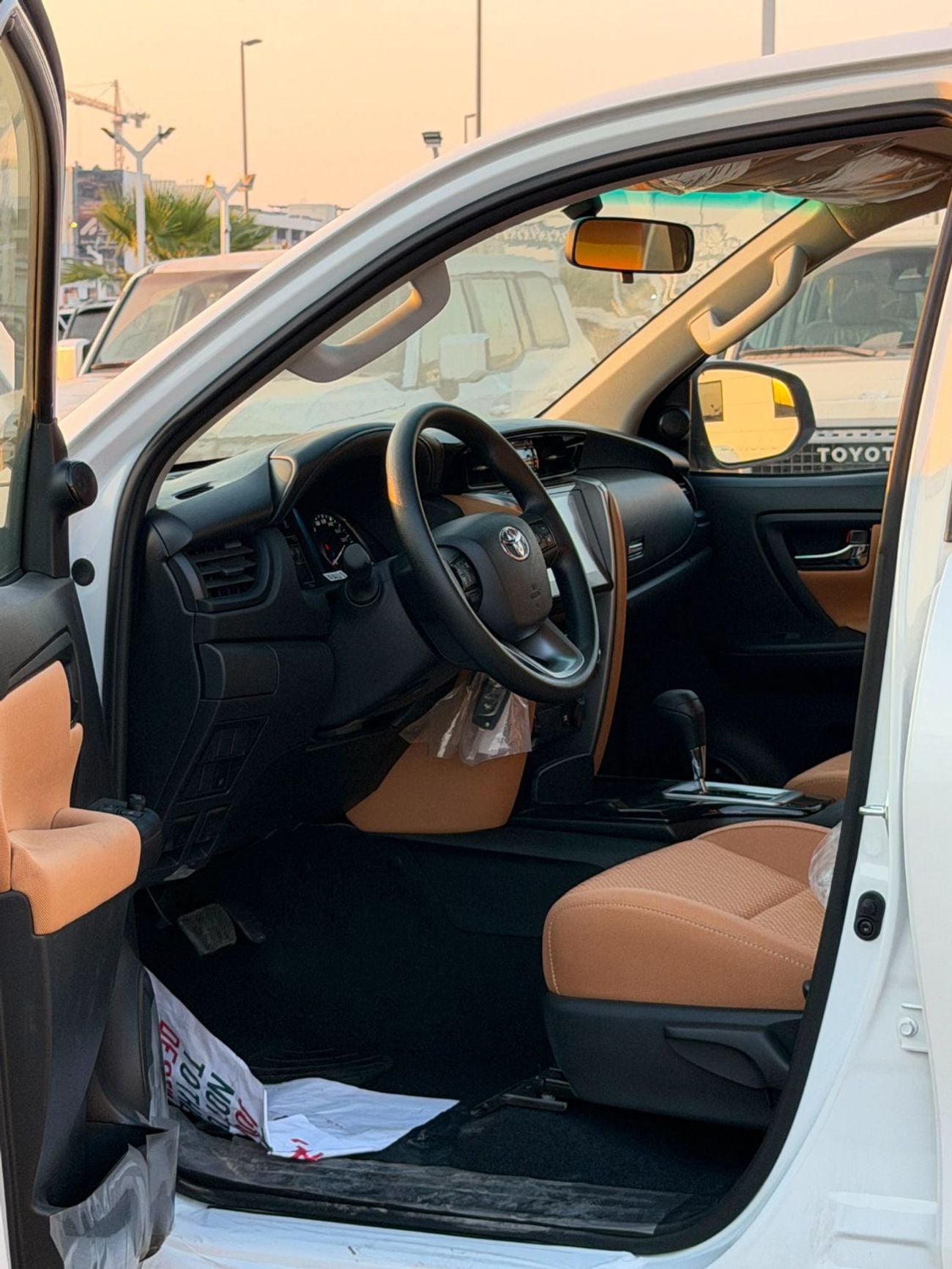Toyota Fortuner SR5 2.7L PETROL A/T 7 SEATER