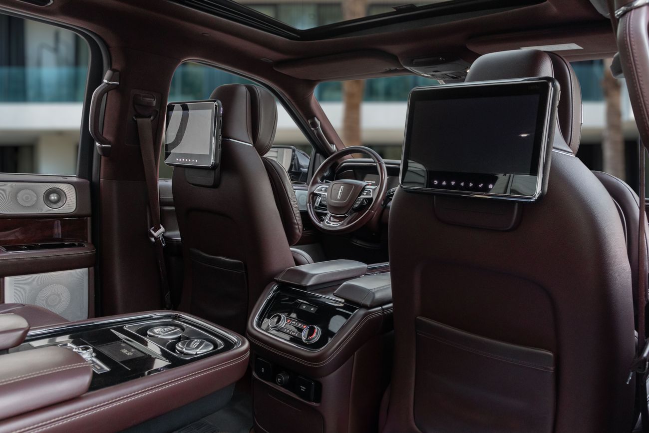 Lincoln Navigator 2,742 P.M | 0% Downpayment | LINCOLN NAVIGATOR PRESIDENTIAL!